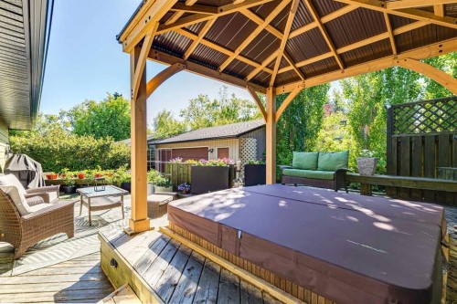 10220 Brookpark Boulevard Sw, Calgary, AB - Outdoor With Deck Patio Veranda With Exterior