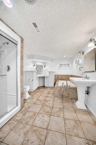 3721 44A Avenue, Red Deer, AB 