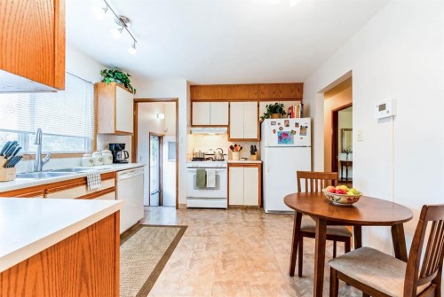 7511 Huntridge Crescent Ne, Calgary, AB 