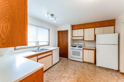 7511 Huntridge Crescent Ne, Calgary, AB 
