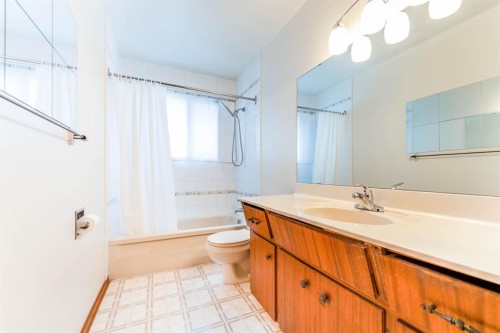 7511 Huntridge Crescent Ne, Calgary, AB 