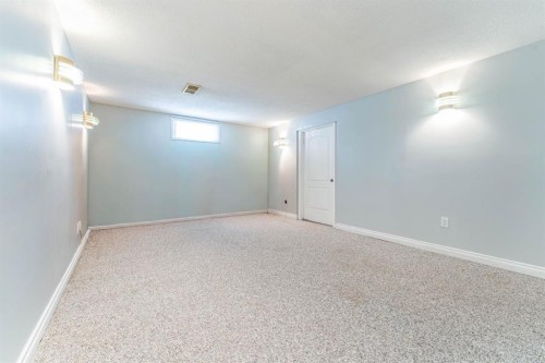 7511 Huntridge Crescent Ne, Calgary, AB 