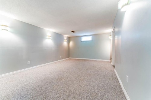 7511 Huntridge Crescent Ne, Calgary, AB 