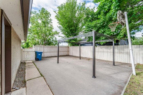 7511 Huntridge Crescent Ne, Calgary, AB 