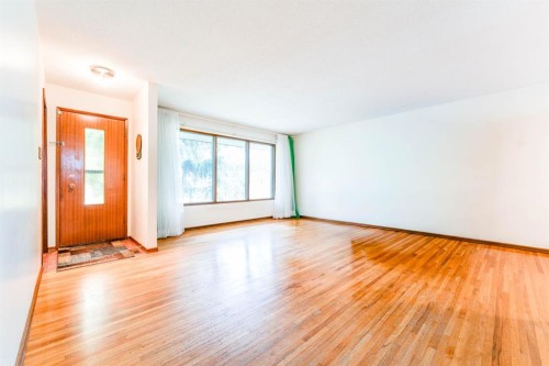 7511 Huntridge Crescent Ne, Calgary, AB 