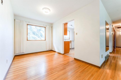 7511 Huntridge Crescent Ne, Calgary, AB 
