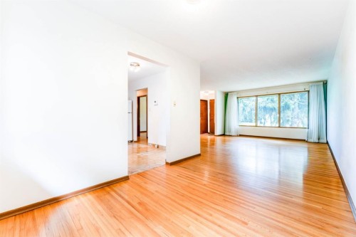 7511 Huntridge Crescent Ne, Calgary, AB 