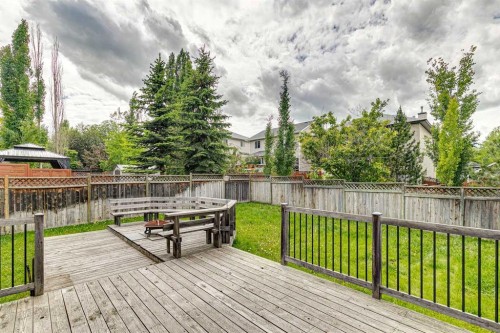 36 Valley Stream Close Nw, Calgary, AB 