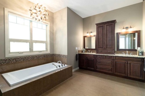 2 Heaver Gate, Heritage Pointe, AB 