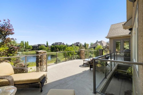 2 Heaver Gate, Heritage Pointe, AB 