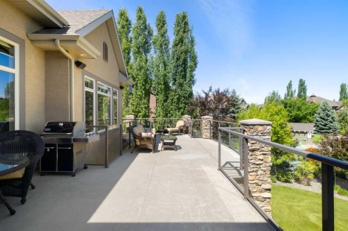 2 Heaver Gate, Heritage Pointe, AB 