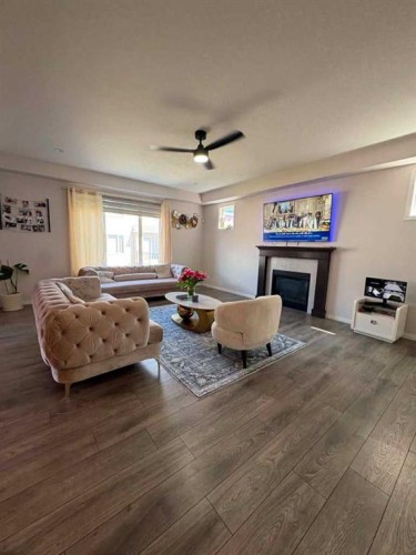 46 Cityside Gardens Ne, Calgary, AB 