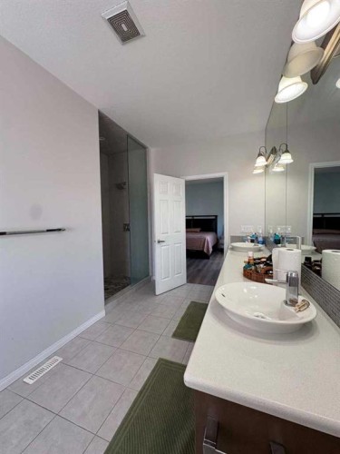 46 Cityside Gardens Ne, Calgary, AB 