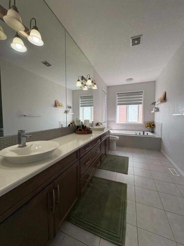 46 Cityside Gardens Ne, Calgary, AB 