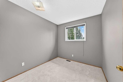 34 Shawinigan Lane Sw, Calgary, AB 