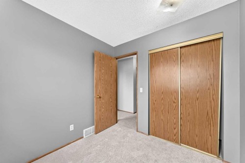 34 Shawinigan Lane Sw, Calgary, AB 