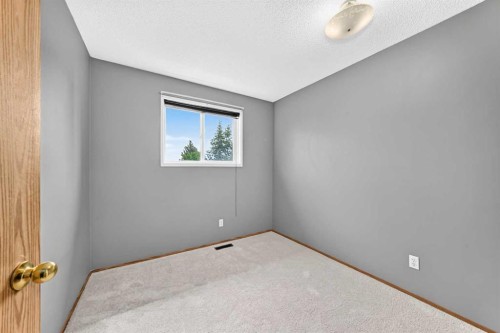 34 Shawinigan Lane Sw, Calgary, AB 