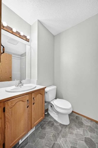 34 Shawinigan Lane Sw, Calgary, AB 