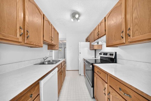 34 Shawinigan Lane Sw, Calgary, AB 