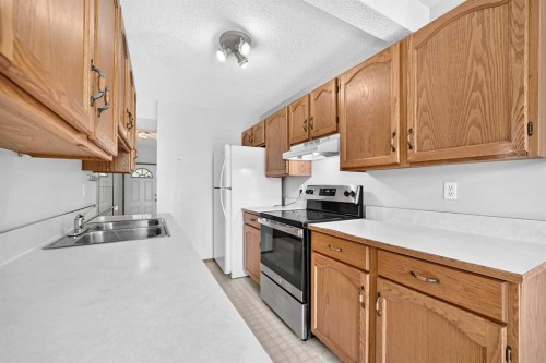 34 Shawinigan Lane Sw, Calgary, AB 