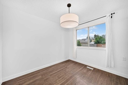 60 Erin Mount Crescent Se, Calgary, AB 