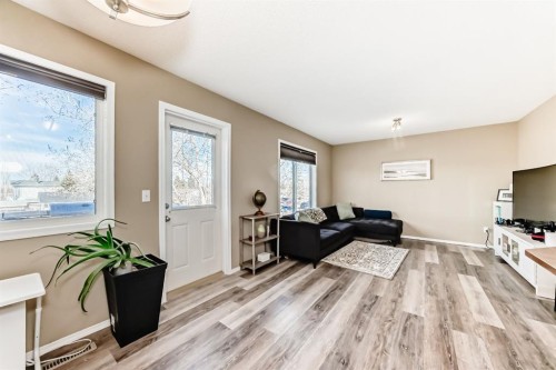 602-800 Yankee Valley Boulevard Se, Airdrie, AB - Indoor