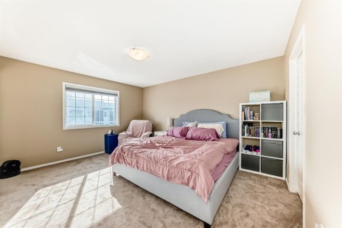 602-800 Yankee Valley Boulevard Se, Airdrie, AB - Indoor Photo Showing Bedroom
