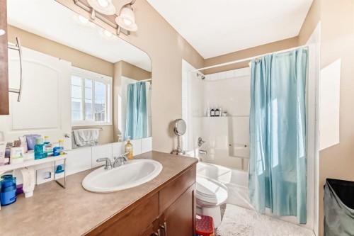 602-800 Yankee Valley Boulevard Se, Airdrie, AB - Indoor Photo Showing Bathroom