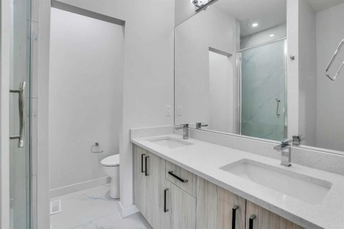 106-116 Saddlestone Heath Ne, Calgary, AB - Indoor Photo Showing Bathroom