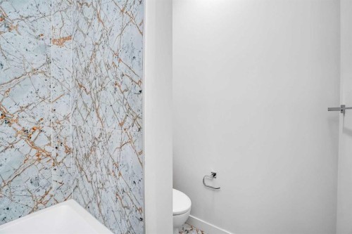 106-116 Saddlestone Heath Ne, Calgary, AB - Indoor Photo Showing Bathroom