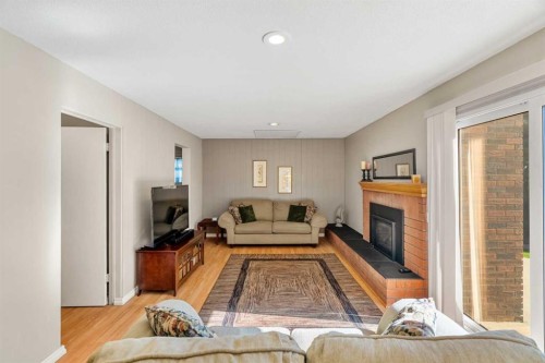 1102 Lake Christina Way Se, Calgary, AB 