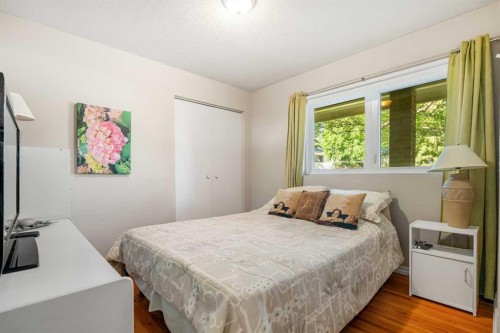 1102 Lake Christina Way Se, Calgary, AB 