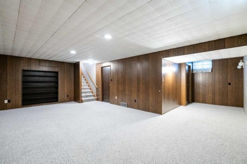 1102 Lake Christina Way Se, Calgary, AB 