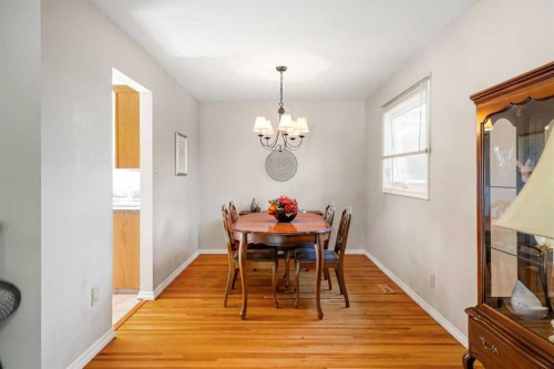 1102 Lake Christina Way Se, Calgary, AB 