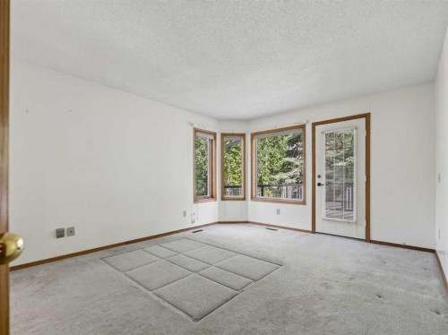 92 Scandia Hill Nw, Calgary, AB 