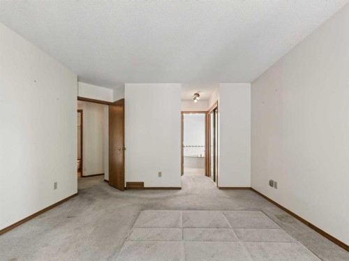 92 Scandia Hill Nw, Calgary, AB 