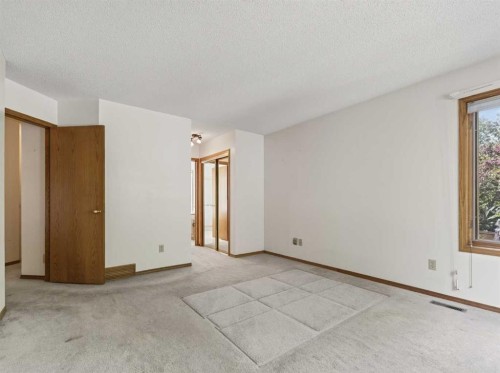 92 Scandia Hill Nw, Calgary, AB 
