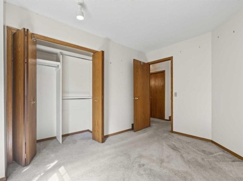 92 Scandia Hill Nw, Calgary, AB 