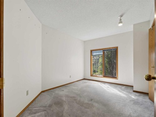 92 Scandia Hill Nw, Calgary, AB 