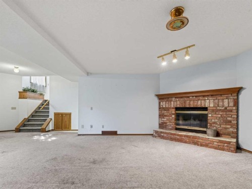 92 Scandia Hill Nw, Calgary, AB 