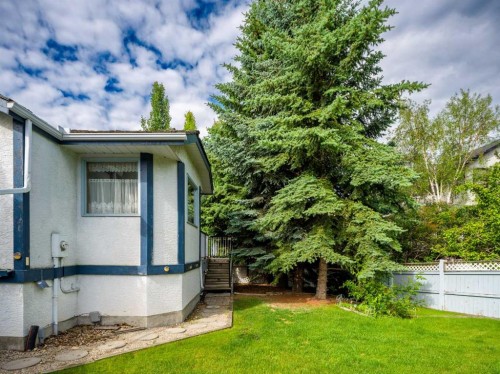 92 Scandia Hill Nw, Calgary, AB 