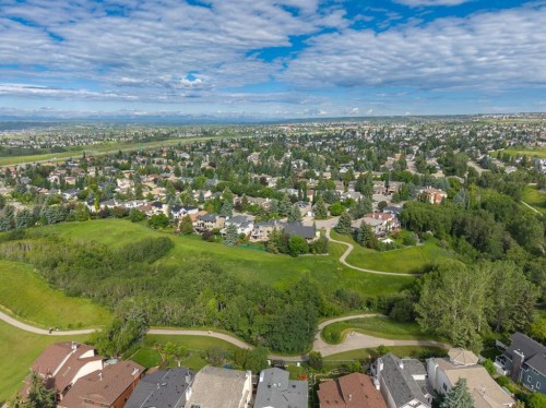 92 Scandia Hill Nw, Calgary, AB 