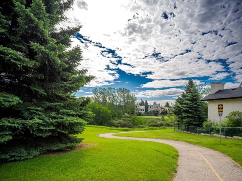 92 Scandia Hill Nw, Calgary, AB 