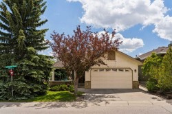 5 Sienna Hills Court SW Calgary, AB T3H 2W3