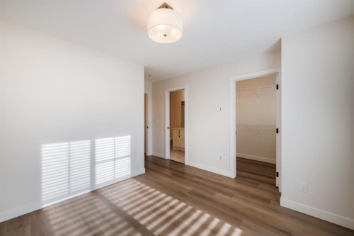 250 Alpine Avenue Sw, Calgary, AB - Indoor Photo Showing Other Room