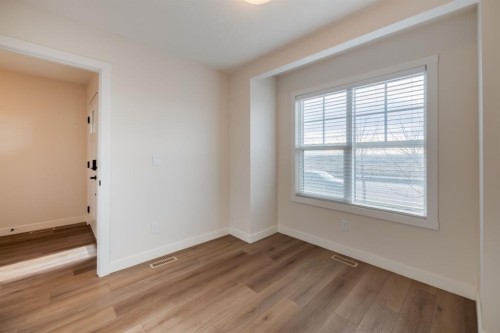 250 Alpine Avenue Sw, Calgary, AB - Indoor Photo Showing Other Room