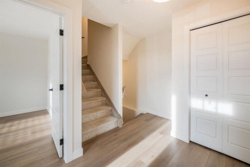 250 Alpine Avenue Sw, Calgary, AB - Indoor Photo Showing Other Room