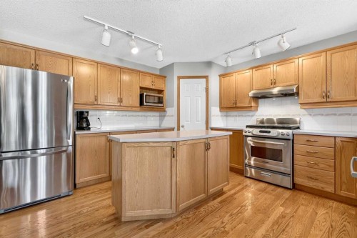 72 Douglas Park Boulevard Se, Calgary, AB 