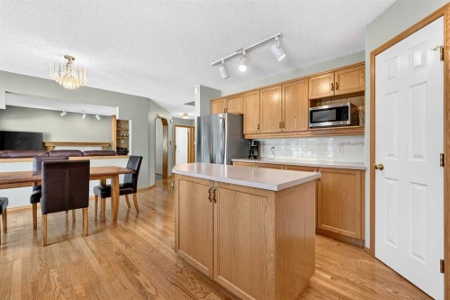 72 Douglas Park Boulevard Se, Calgary, AB 