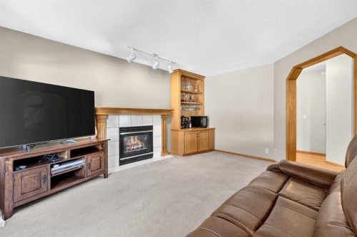 72 Douglas Park Boulevard Se, Calgary, AB 